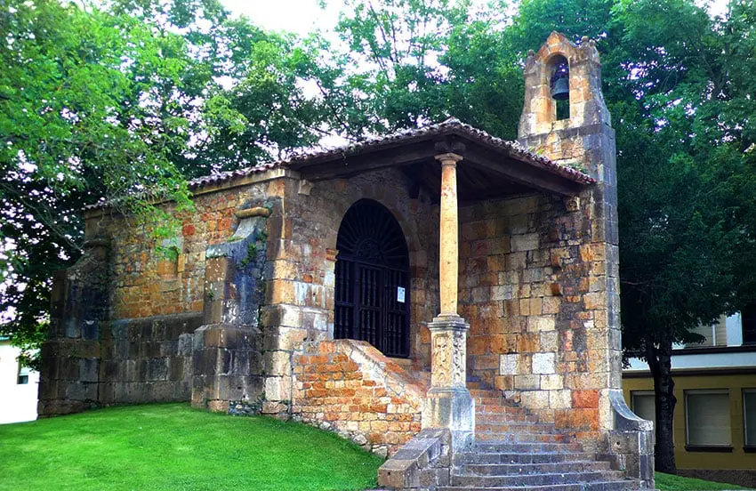 Capilla de Santa Cruz, Cangas de Onís